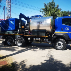 Livraison d'un enduiseur à l'Etranger pour le répandage d'émulsion et gravillonnage fabricant d’engins de chantier-entretien des routes-centrales de graves-logiciels de dosage et pilotage-entretien de la voirie-emulsion de bitume-fournisseur d’equipements de chantier